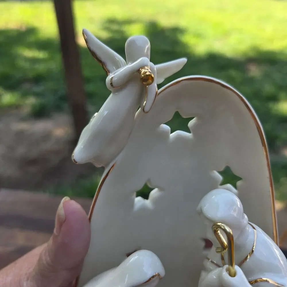 Avon Christmas Nativity Porcelain Figurine 2005 Ivory Gold Holy Family 6.5